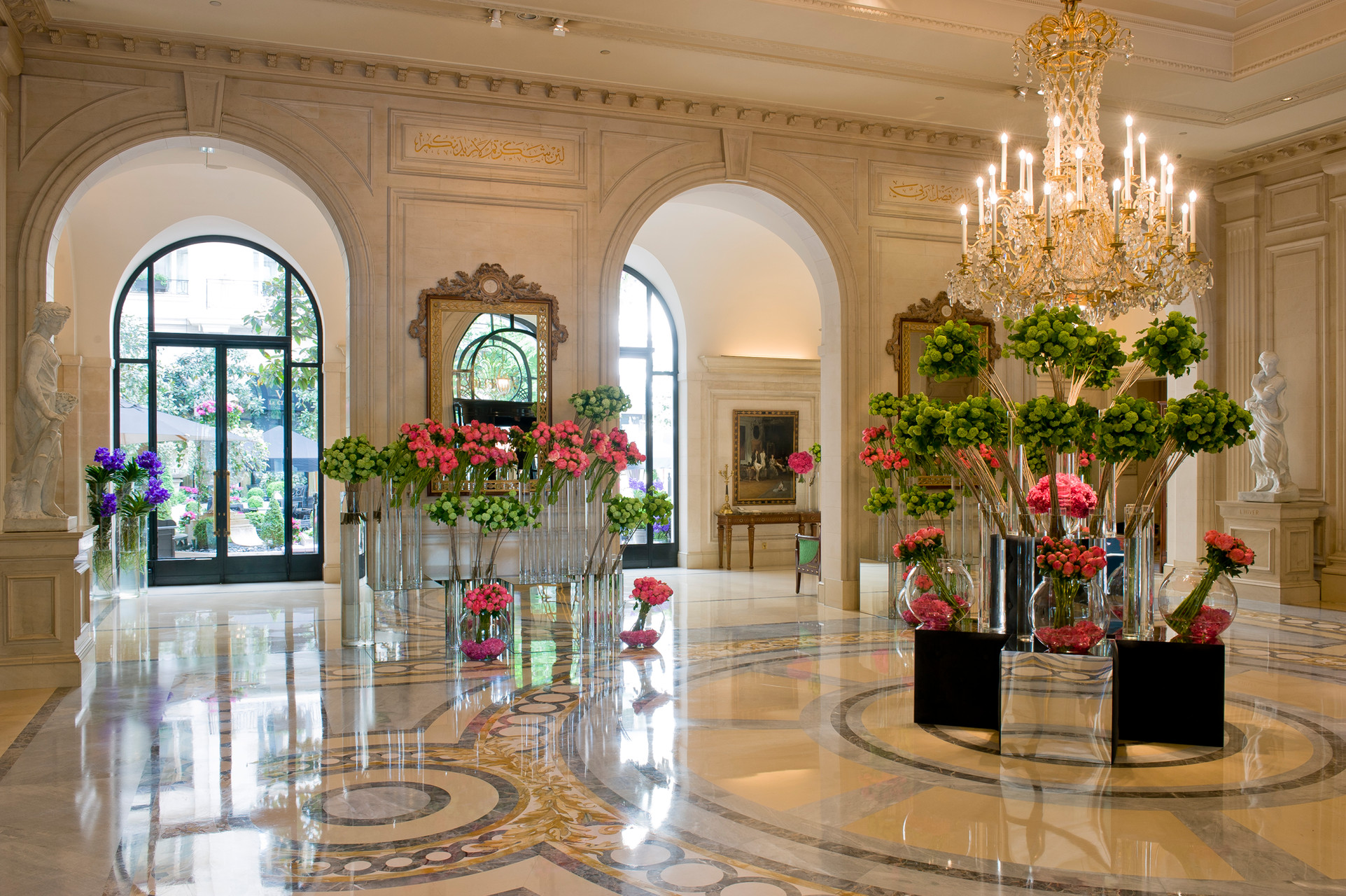 Luxury Hotels in Paris, our favourites â€“ Redkarpettravel